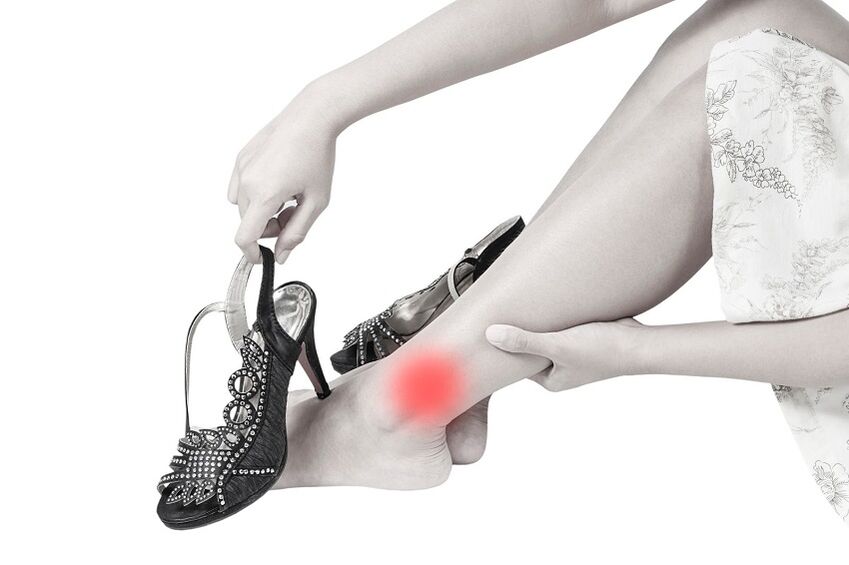 đau khớp mắt cá chân do viêm khớp